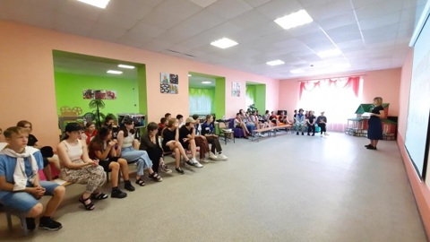 Продолжается цикл викторин для подростков "Знатоки права"