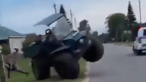 В Гусь-Хрустальном районе подросток на ходу выпал из болотохода