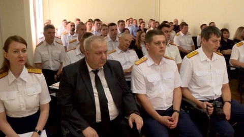 Поздравления с профессиональным праздником сегодня принимают сотрудники регионального Следственного комитета