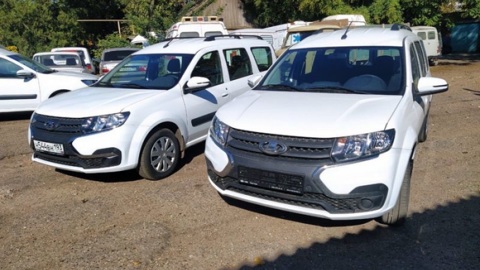 Изношенный автопарк Альметьевской детской горбольницы полностью заменен на новый по нацпроекту