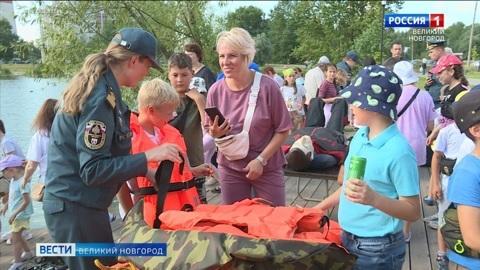 Социальный патруль проверил соблюдение правил поведения на воде в Северном районе Великого Новгорода