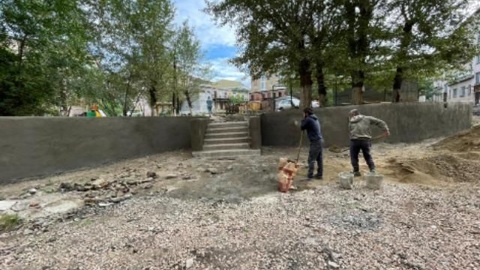В Улан-Удэ подрядчика обязали поторопиться с ремонтом двора