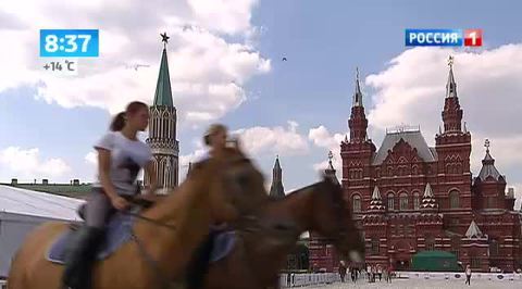 На Красной площади устроили конное шоу