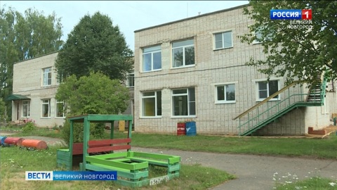 В селе Бронница Новгородского района близится к своему завершению ремонт дошкольных групп местной школы
