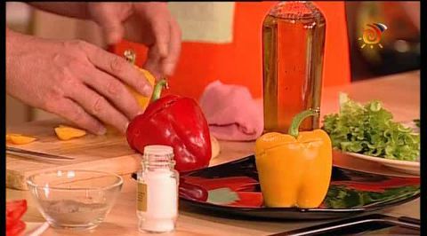 Салат в чашечки из болгарского перца