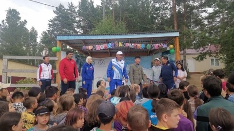 Дети из Украины получили заряд бодрости на "Зарядке со звездой" на Байкале
