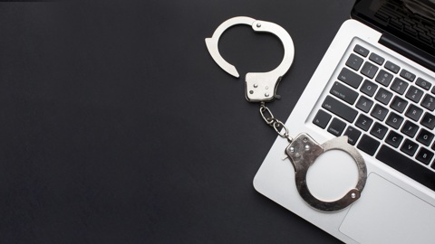 Управляющего недвижимым имуществом Саратовского полиграфкомбината осудили за коррупцию