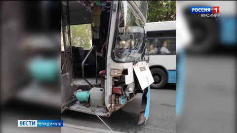 Во Владимире автобус вылетел с проезжей части, есть пострадавшие