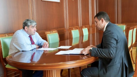 Казбек Коков провел рабочую встречу с руководителем Управления Федерального казначейства по КБР Шумахо Утижевым