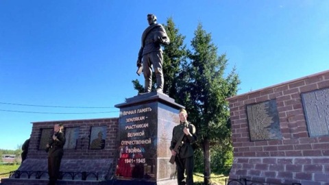 В НАО открыли памятник землякам-героям, участникам ВОВ