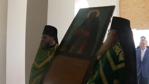 Мужскому монастырю на Кавказе передали уникальную старинную икону