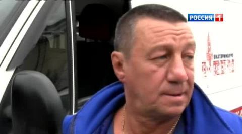 Главу Свердловского ГИБДД возмутила парковка скорой на тротуаре