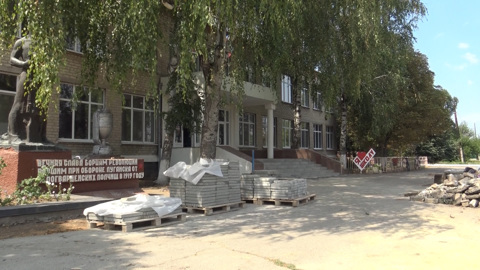 Волгоградские специалисты восстанавливают учебные учреждения в ЛНР