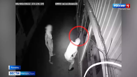 В Казани двое неизвестных обчистили торговые ряды на Фучика