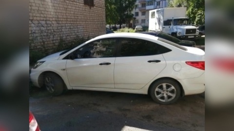 В Рыбинске водитель иномарки сдавал назад и сбил пенсионера