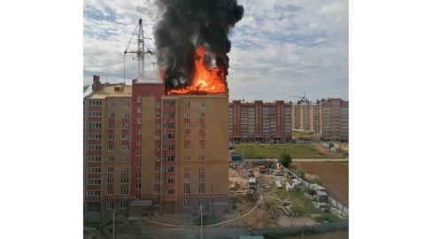 В Йошкар-Оле вспыхнул чердак новостройки