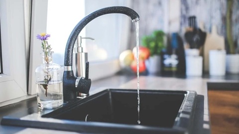 В восьми районах Рыбинска на сутки отключат холодную воду