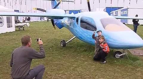 Выступление асов из "Первого полета" завершили МАКС-2013