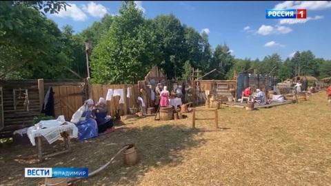 В Ковровском районе воссоздали деревню начала ХХ века