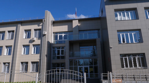 Состоялось первое заседание суда по нашумевшему делу приемной девочки из Иркутска, которую забрали биологические родители из Таджикистана