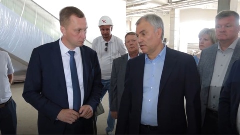 Вячеслав Володин посетил место строительства нового онкологического центра