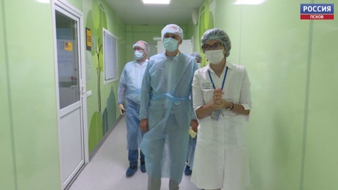Борьбу с COVID-19 и развитие здравоохранения обсудили в областной инфекционке