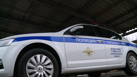 В Волжском мужчина решил самовольно собрать деньги за парковку и оказался в полиции