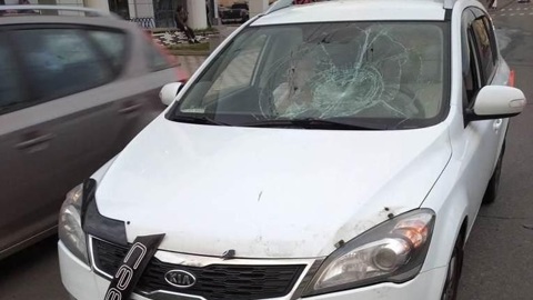 В центре Петрозаводска автомобиль сбил велосипедиста