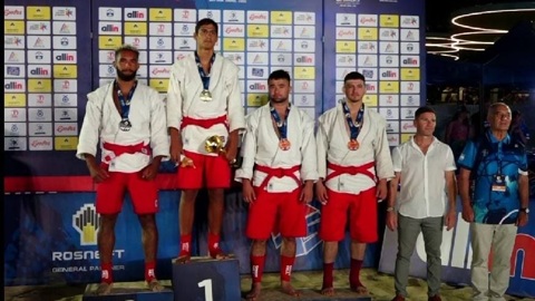Чемпионом мира по пляжному самбо стал спортсмен из Анапы