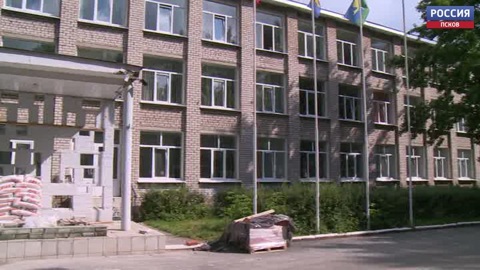Уроки в псковских начнут проводить в очном формате, несмотря на проводимый капремонт