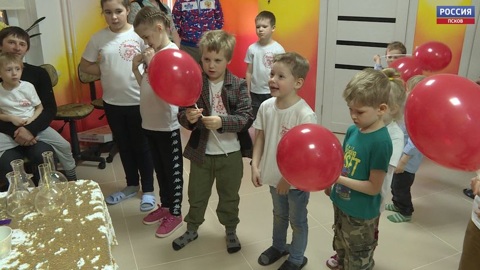 Кто и как на Псковщине помогает особенным детям и собирает средства на дорогостоящее лечение?