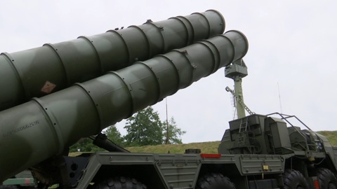 В Калининградской области прошли учения расчетов ракетных систем С-400