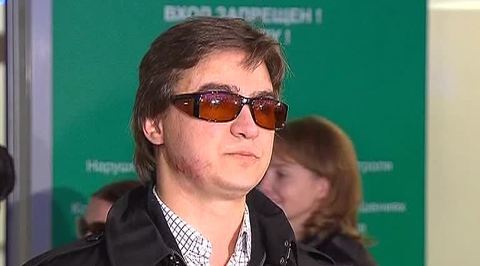 Филин прилетел в Москву, врачи частично вернули ему зрение