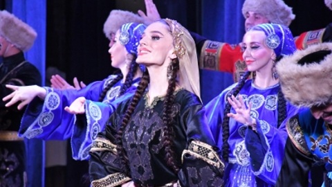 "Лезгинка" выступила в филармонии Луганска