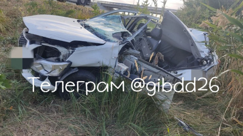 На Ставрополье таксистка  лихачка врезалась в грузовой тягач