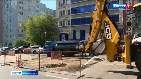 Провал в центре Хабаровска: движение на улице Дзержинского откроют в понедельник вечером