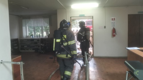 30 человек эвакуировано при пожаре в общежитии колледжа