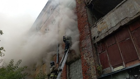 В Коврове снова горел заброшенный "пятый дом"