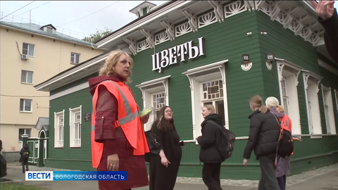Вологодские дружинники организовали бесплатную раздачу фликеров школьникам