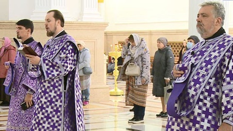 Православные отмечают Воздвижение честного и животворящего Креста Господня
