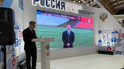Стадион "Олимп" в Красной Горбатке презентовали министру спорта России