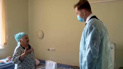 Руководитель регионального Минздрава Александр Герштанский встретился с долгожительницами Архангельской области