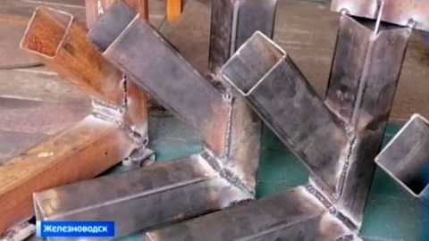 Житель Железноводска делает мобильные печи-буржуйки для бойцов СВО