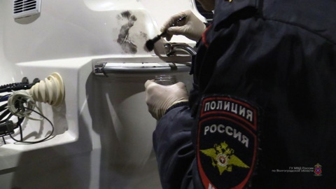 Четверо волгоградцев пытались украсть лодочные моторы