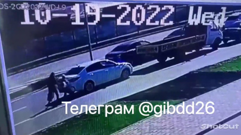 На юге Ставрополя женщина попала под колёса грузовика
