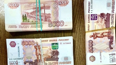 В Глазове экс-полицейский предстанет перед судом за получение взятки