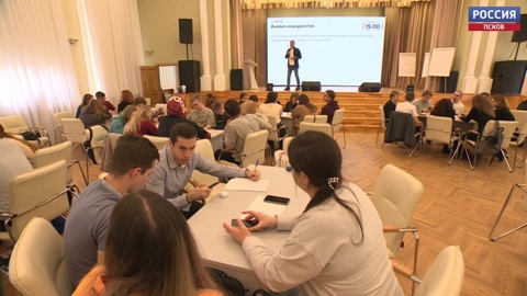 Разрабатывать и презентовать свои стартапы учатся студенты ПсковГУ