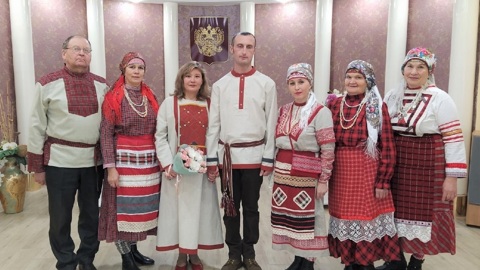В Глазове прошла регистрация брака в удмуртском стиле