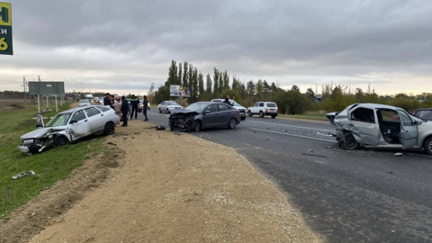 В Шпаковском округе на трассе столкнулись 4 автомобиля, 3 человека пострадали