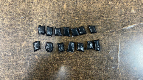 Полицейские на Ставрополье изъяли у наркоторговцев 17 пакетов с мефедроном
